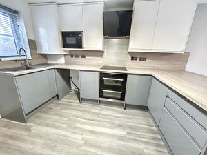 Kitchen- click for photo gallery